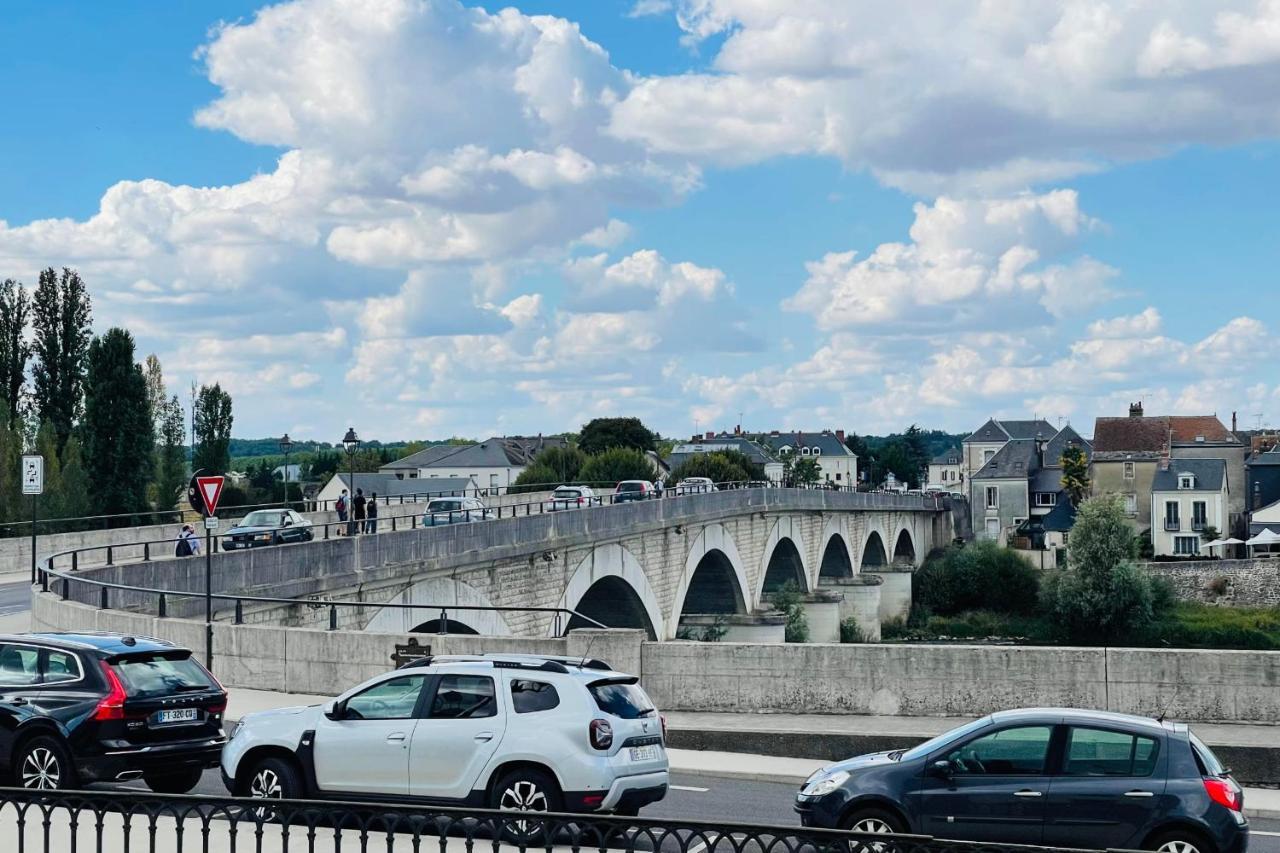 Splendid Apartment At The Foot Of The Castle Of Amboise - View Of The Loir Екстериор снимка