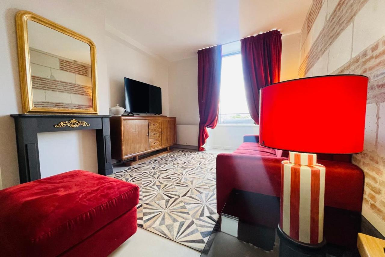 Splendid Apartment At The Foot Of The Castle Of Amboise - View Of The Loir Екстериор снимка